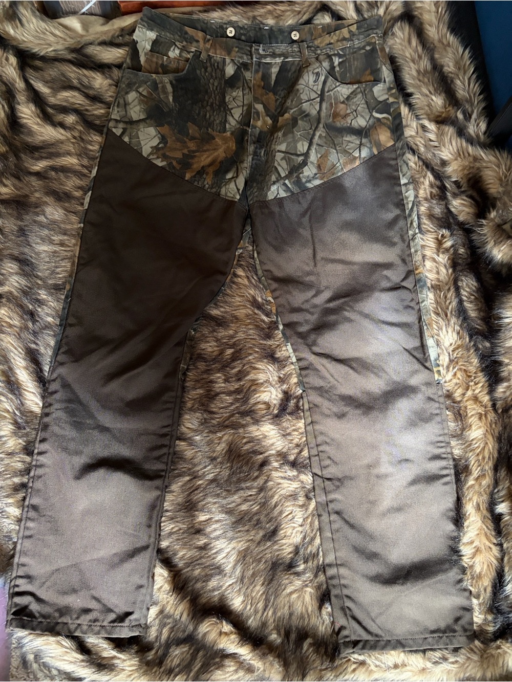 Wrangler Pro Gear Mens 40X34 Realtree Hardwood Camo Briar Brush Guard Pants